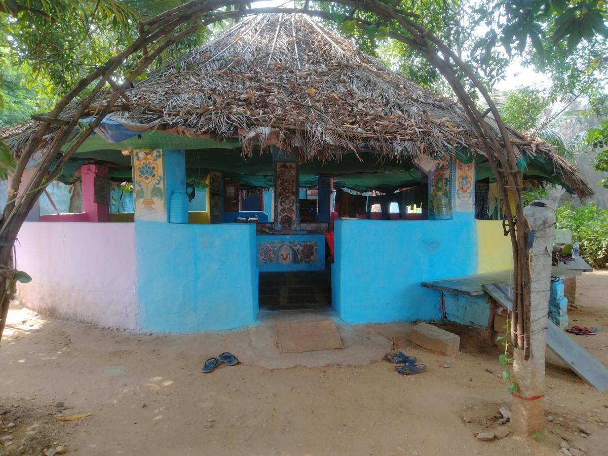 Goldengarden Cottages Hampi Exterior foto